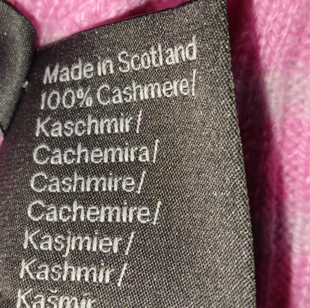 Made In Scotland 100% Cashmere Turtle Neck Sweater Size XS
